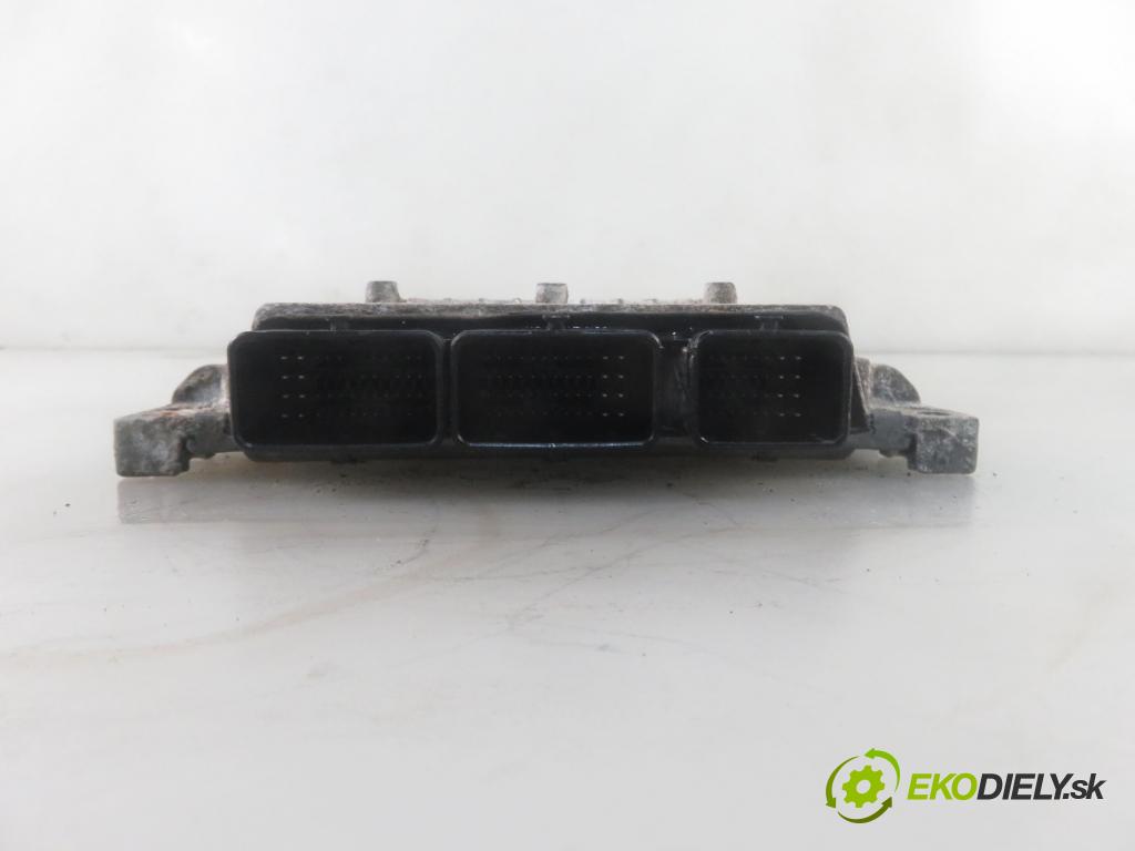 FORD MONDEO IV Turnier (BA7) KOMBI 2006 103,00 2.0 TDCi - QXBA 1997,00 řídící jednotka motora 7G9112A650UF ; 5WS40595FT