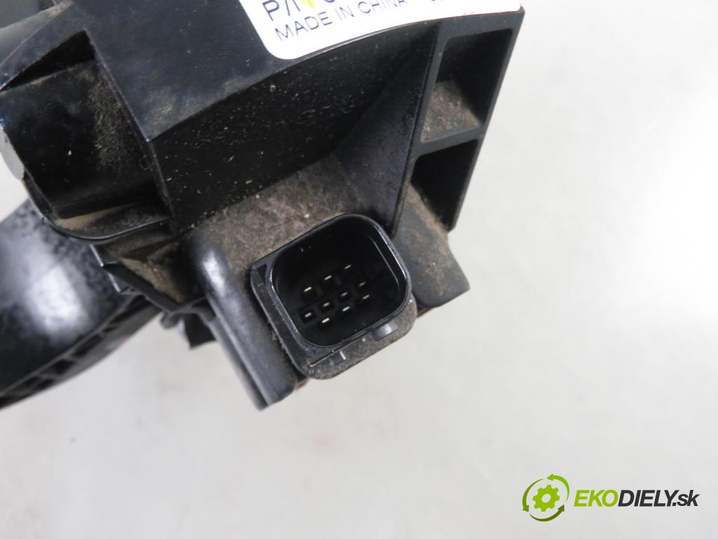 VOLVO FH II CIĄGNIK SIODŁOWY 2018 375,00 500 - D13C500 12777,00 Potenciometer plynu 84416421 (Potenciometer plynového pedálu)