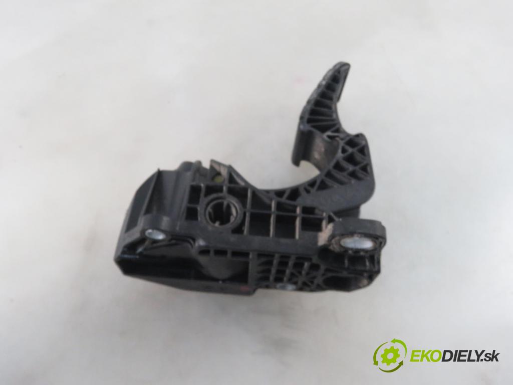 VOLVO FH II CIĄGNIK SIODŁOWY 2018 375,00 500 - D13C500 12777,00 Potenciometer plynu 84416421 (Potenciometer plynového pedálu)