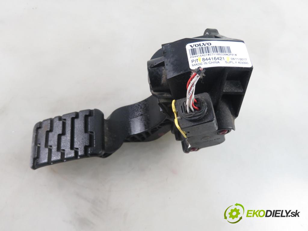 VOLVO FH II CIĄGNIK SIODŁOWY 2018 375,00 500 - D13C500 12777,00 Potenciometer plynu 84416421 (Potenciometer plynového pedálu)