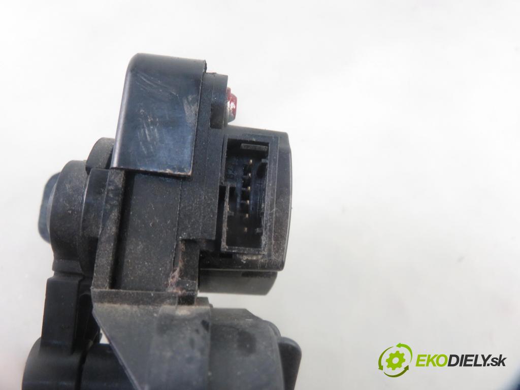 VOLVO FH II CIĄGNIK SIODŁOWY 2018 375,00 500 - D13C500 12777,00 VENTIL: topení A7584004