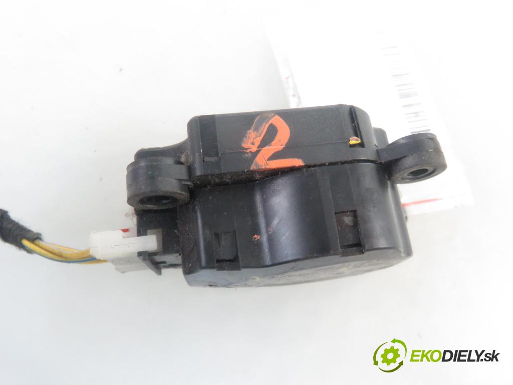 VOLVO FH II CIĄGNIK SIODŁOWY 2018 375,00 500 - D13C500 12777,00 Motorček dverí kúrenia A7584004