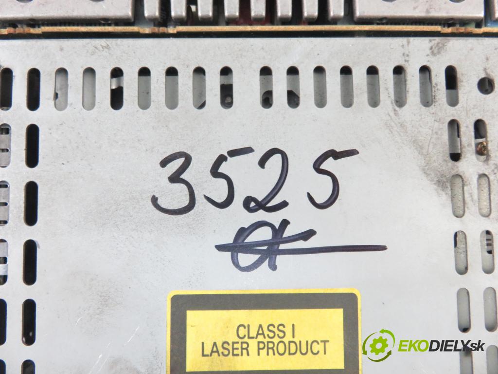 VOLVO V40 Kombi (645) KOMBI 2001 75,00 1.9 DI 102 - D 4192 T4 1870,00 RADIO CD 8633020
