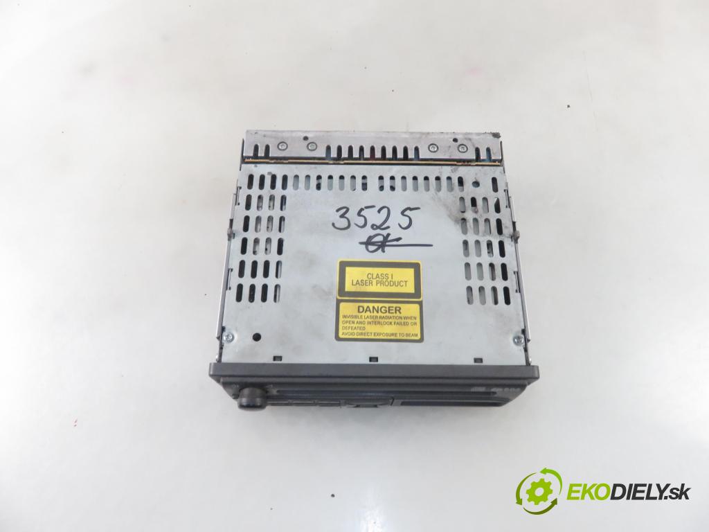 VOLVO V40 Kombi (645) KOMBI 2001 75,00 1.9 DI 102 - D 4192 T4 1870,00 RADIO CD 8633020