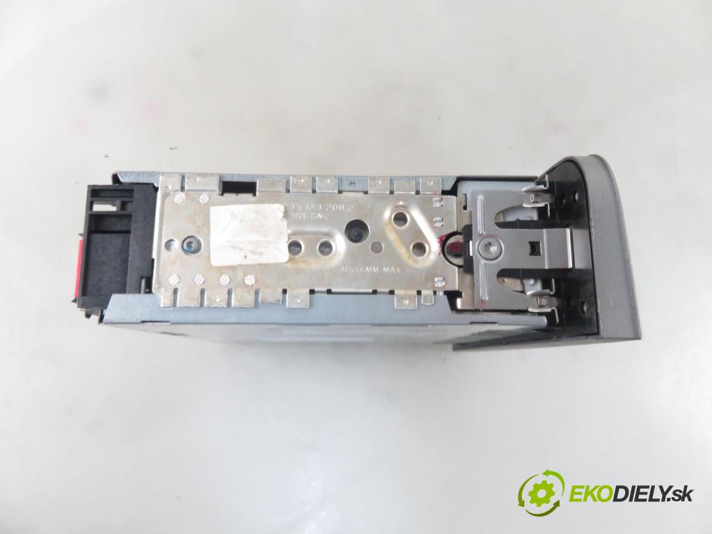 ALFA ROMEO 147 (937_) HB 2003 77,00 1.6 16V T.SPARK ECO 105 - AR 37203 1598,00 RADIO CD