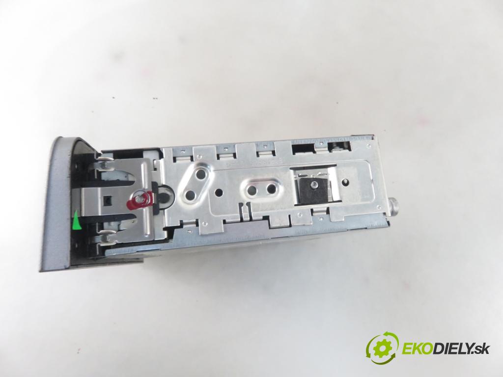 ALFA ROMEO 147 (937_) HB 2003 77,00 1.6 16V T.SPARK ECO 105 - AR 37203 1598,00 RADIO CD