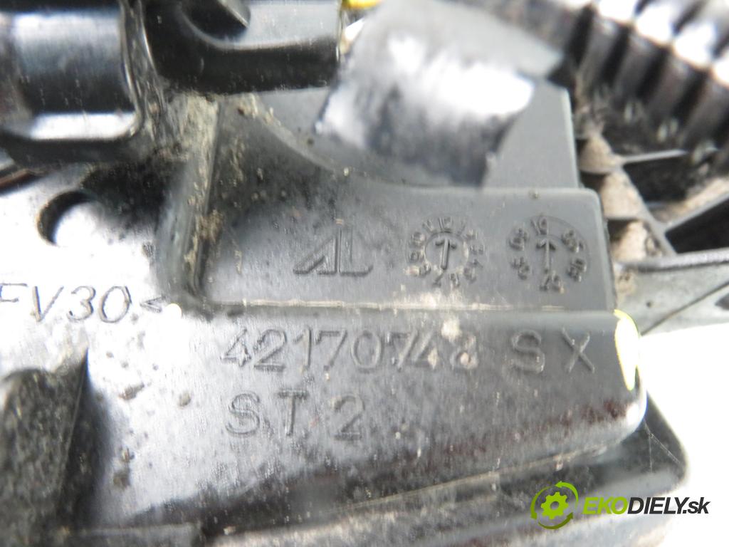 PEUGEOT 407 (6D_) SEDAN 2006 155,00 3.0 V6 (6DXFVJ) 211 -  XFV (ES9A) 2946,00 hmlové svetlo, hmlovka L 42170748SX