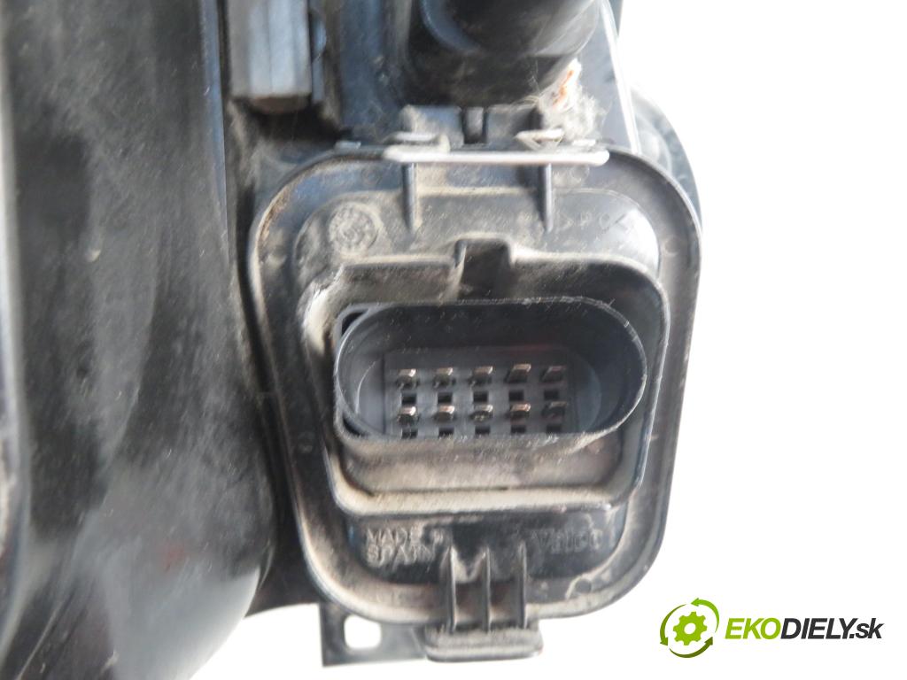 VW GOLF IV (1J1) HB 2001 81,00 1.9 TDI - AHF 1896,00 Svetlo LP 1J1941015C