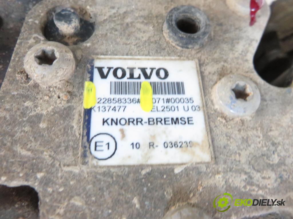 VOLVO FH II CIĄGNIK SIODŁOWY 2018 375,00 500 - D13C500 12777,00 Kondenzátor, susič klimatizácie 22858336