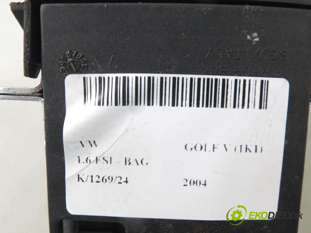 VW GOLF V (1K1) HB 2004 85,00 1.6 FSI - BAG 1598,00 zámok dveří kufr EL. 1K6827505E