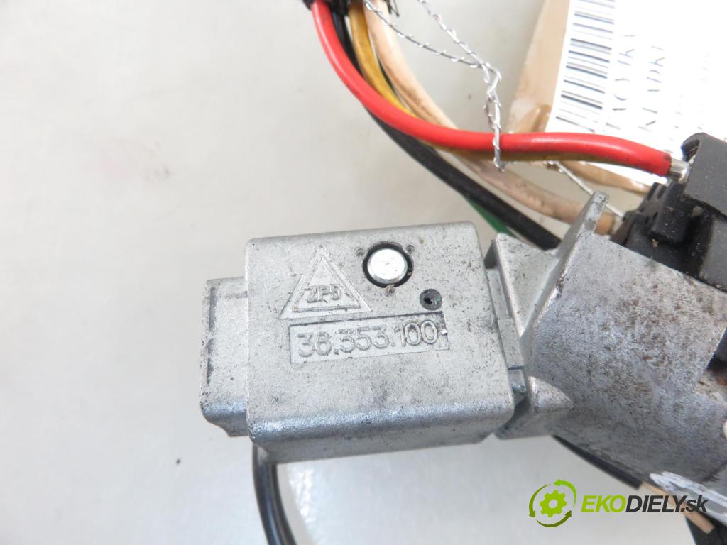 PEUGEOT 307 (3A/C) HB 2003 79,00 2.0 HDi 110 - RHS 1997,00 spinačka 9648445180 (Spínacie skrinky a kľúče)