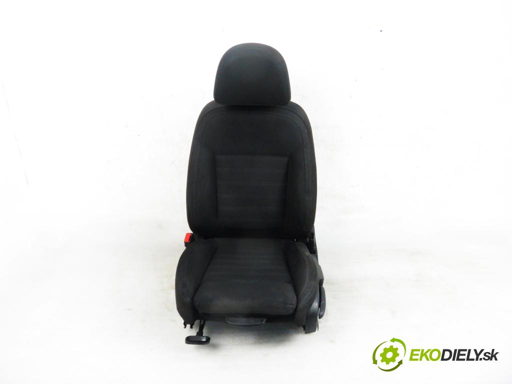 OPEL INSIGNIA A sedan (G09) SEDAN 2008 118,00 2.0 CDTI 160 - A 20 DTH 1956,00 Sedadlo šoféri