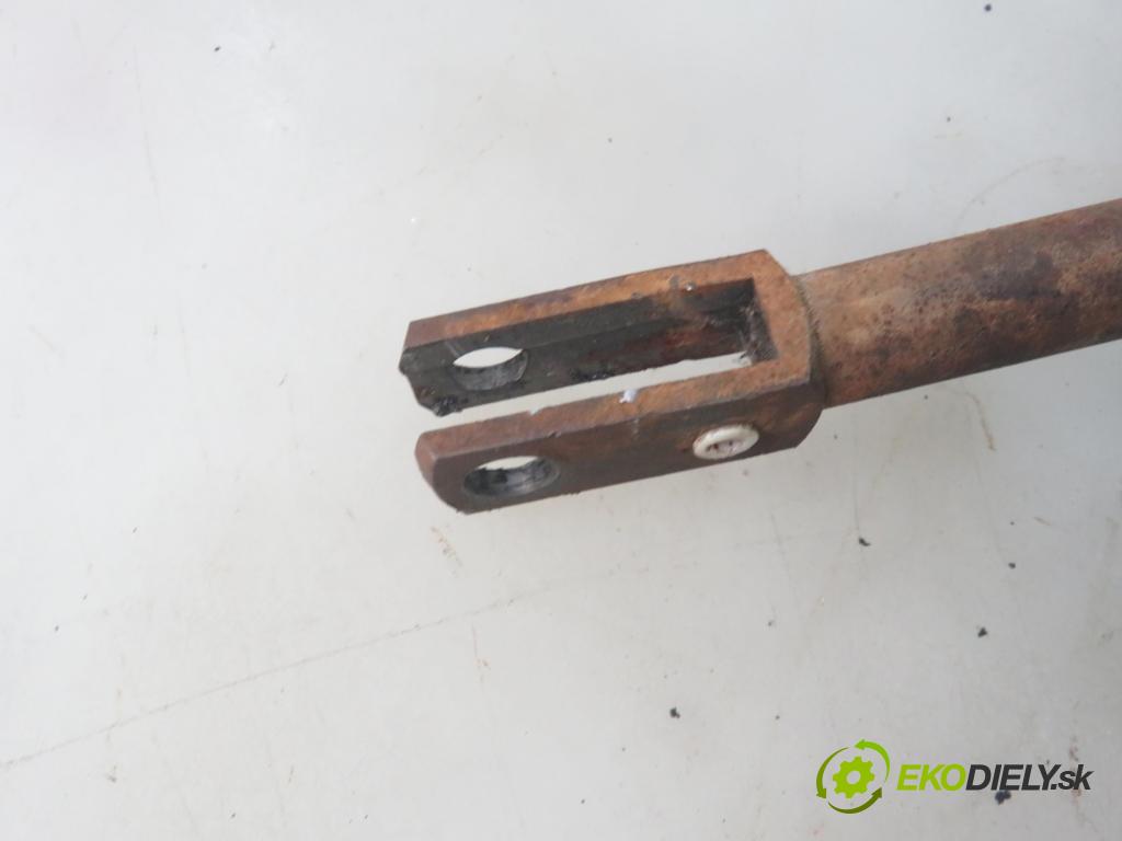 AUDI 80 (8C, B4) SEDAN 1992 66,00 1.9 TDI - 1Z 1896,00 Posilovač 893612105B (Servočerpadlá, pumpy riadenia)