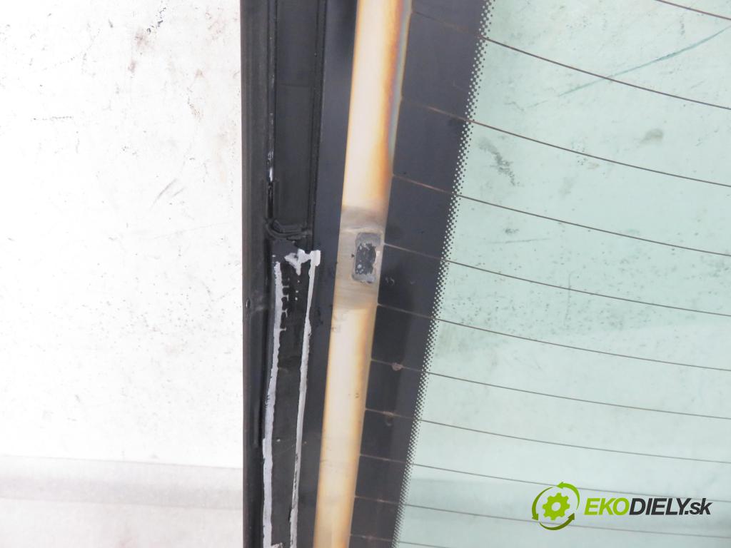 SKODA OCTAVIA I (1U2) LIFTBACK 1999 81,00 1.9 TDI - AHF 1896,00 Okno zadné kapota