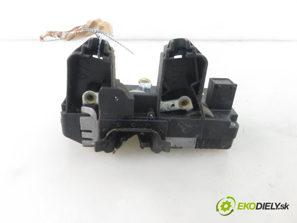 RENAULT TRAFIC II Skrzynia (FL) FURGON 2001 74,00 1.9 dCi - F9Q 760 1870,00 zámok PTM 8200004410 ; 91166239