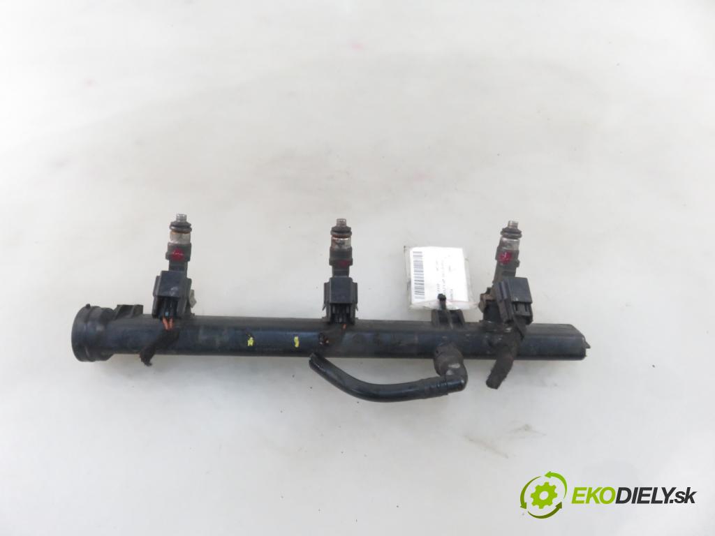 PEUGEOT 407 (6D_) SEDAN 2006 155,00 3.0 V6 (6DXFVJ) 211 -  XFV (ES9A) 2946,00 Lišta vstrekovacia 0280158041 ; 9630333180 (Vstrekovacie lišty)