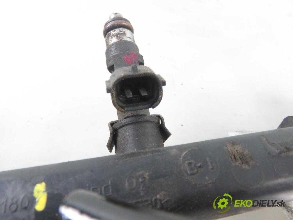 PEUGEOT 407 (6D_) SEDAN 2006 155,00 3.0 V6 (6DXFVJ) 211 -  XFV (ES9A) 2946,00 Lišta vstrekovacia 0280158041 ; 9630333180 (Vstrekovacie lišty)