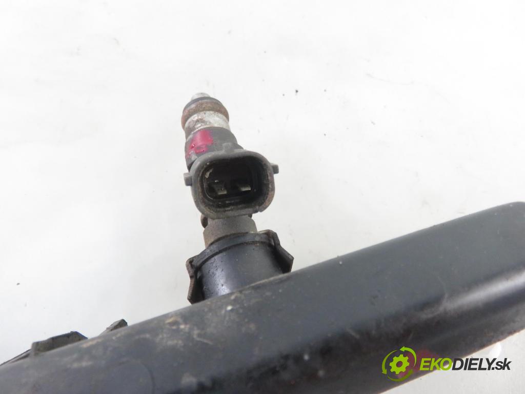 PEUGEOT 407 (6D_) SEDAN 2006 155,00 3.0 V6 (6DXFVJ) 211 -  XFV (ES9A) 2946,00 Lišta vstrekovacia 0280158041 ; 9630333180 (Vstrekovacie lišty)