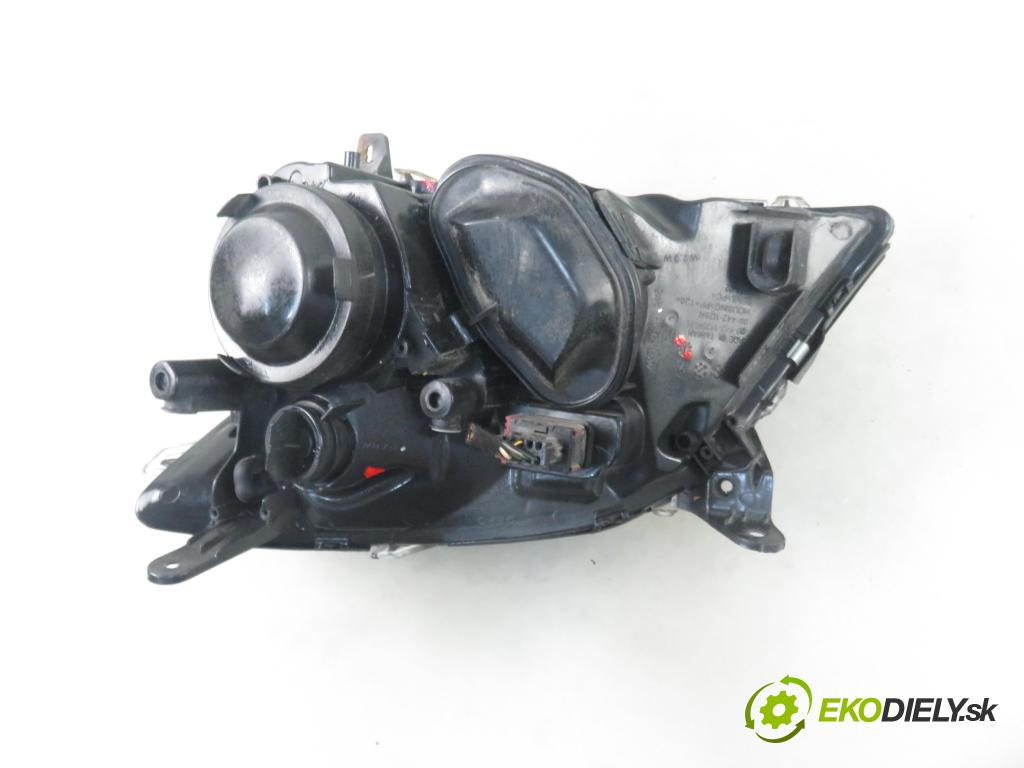 OPEL VECTRA C (Z02) SEDAN 2004 74,00 1.6 16V - Z 16 XE 1598,00 Svetlo PP
