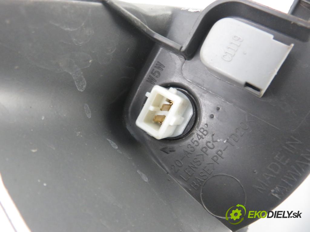 TOYOTA YARIS (_P1_) HB 2003 50,00 1.0 VVT- i 68 - 1SZ-FE 998,00 Svetlo LP