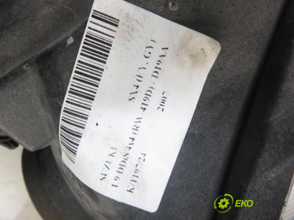 SUZUKI SX4 (EY, GY) HB 2007 88,00 1.9 DDiS 4x4 (RW 419D) - D19AA 1910,00 Svetlo PP