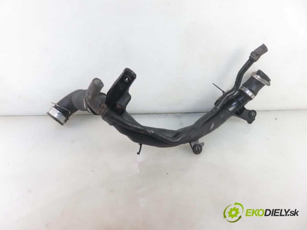 VW PASSAT B6 Variant (3C5) KOMBI 2005 103,00 2.0 TDI CR 16V 140 - CBAB 1968,00 Rúra intercoolera turba 5N0145840C