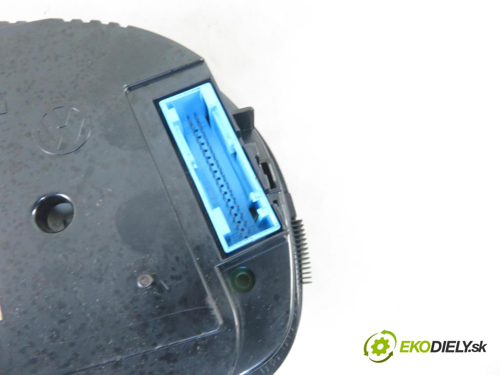 VW GOLF IV (1J1) HB 1999 55,00 1.4 16V 75 - AKQ 1390,00 Prístrojovka elektrický 1J0920801 ; 0263618004