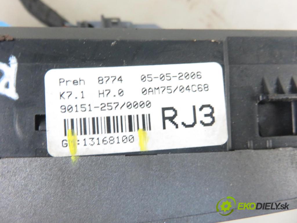 OPEL ZAFIRA B (A05) MINIVAN 2006 77,00 1.6 105 - Z 16 XEP 1598,00 Panel kúrenia KLIMATIZACE: 13168100