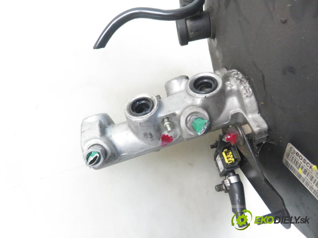 PEUGEOT 307 (3A/C) HB 2003 79,00 2.0 HDi 110 - RHS 1997,00 Posilovač 9643129680 ; 0204024597 (Servočerpadlá, pumpy riadenia)