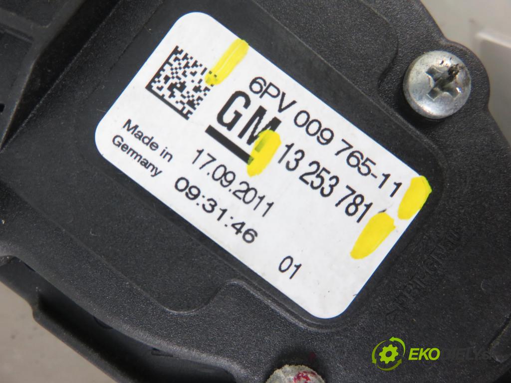 OPEL ZAFIRA TOURER C (P12) MINIVAN 2012 103,00 1.4 - A 14 NET 1364,00 Potenciometer plynu 13253781 ; 6PV00976511 (Pedále)