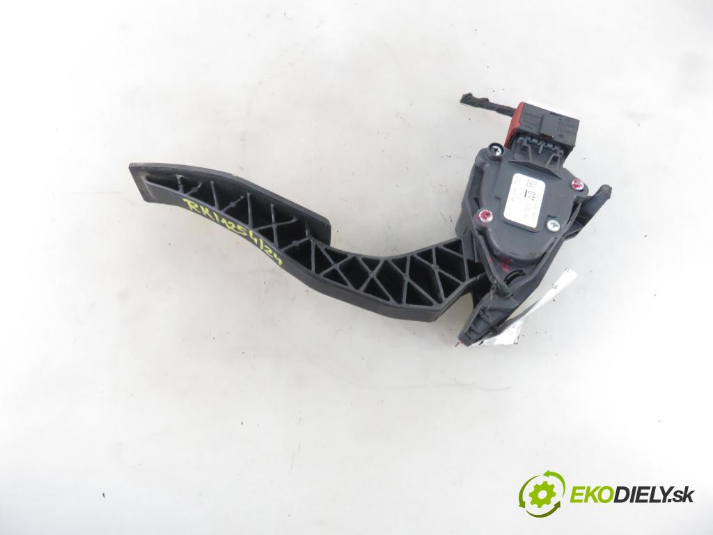 OPEL ZAFIRA TOURER C (P12) MINIVAN 2012 103,00 1.4 - A 14 NET 1364,00 Potenciometer plynu 13253781 ; 6PV00976511 (Pedále)