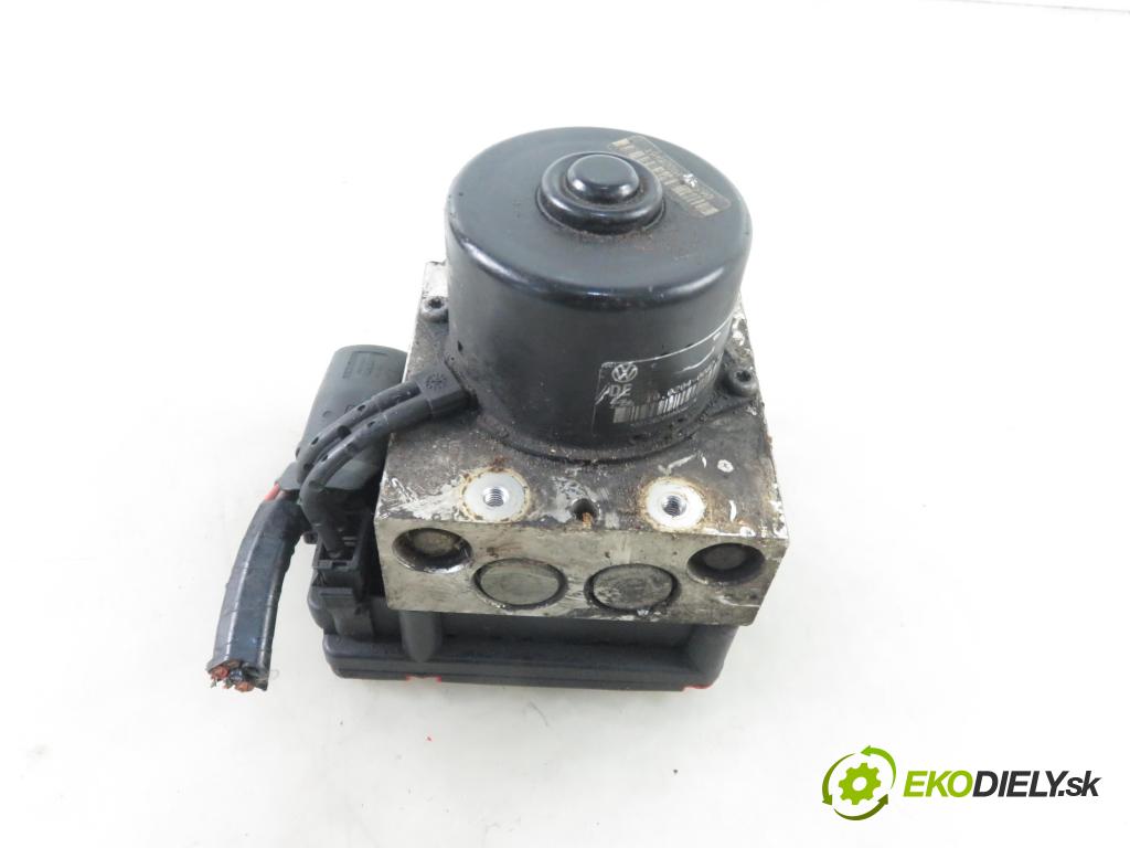 VW GOLF III (1H1) HB 1996 66,00 1.9 TDI 90 - 1Z 1896,00 Pumpa ABS 3A0907379D ; 10094603113 (Pumpy ABS)