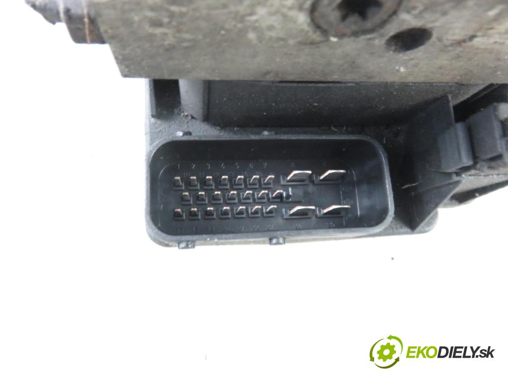 VW GOLF III (1H1) HB 1996 66,00 1.9 TDI 90 - 1Z 1896,00 Pumpa ABS 3A0907379D ; 10094603113 (Pumpy ABS)