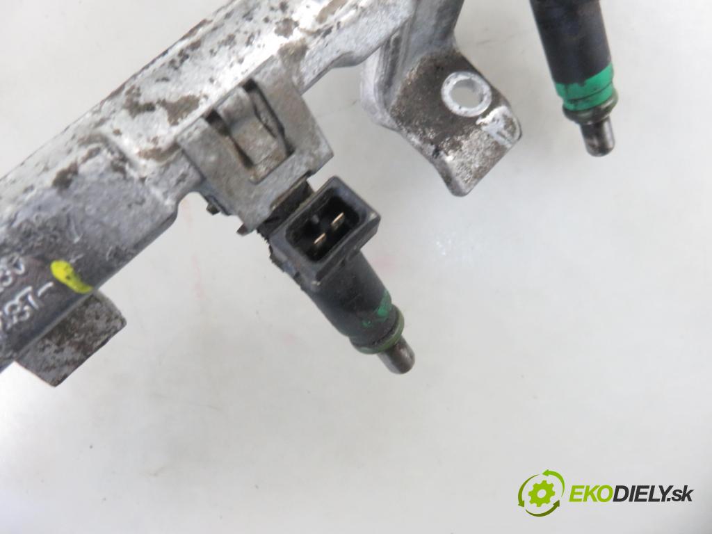 FORD FOCUS II (DA_, HCP) HB 2005 74,00 1.6 - HWDA 1596,00 Lišta vstrekovacia 98MFBB ; 9D2809H487 (Vstrekovacie lišty)