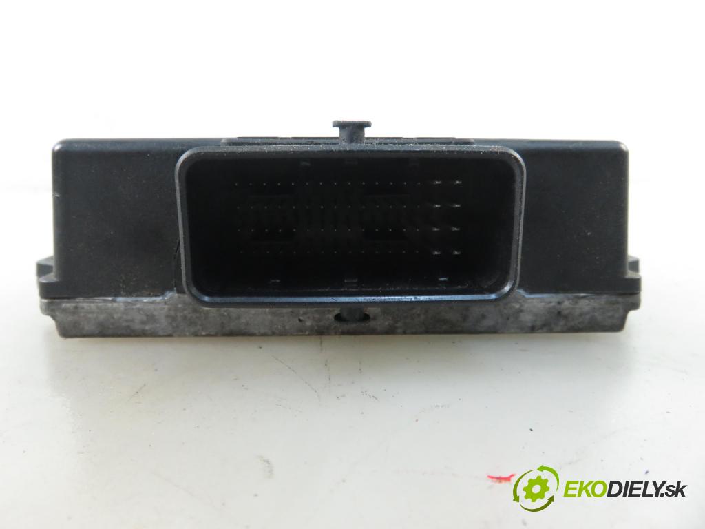 CHRYSLER VOYAGER IV (RG, RS) MINIVAN 2001 128,00 3.3 - EGA 3301,00 Riadiaca jednotka LPG DE8170214 ; 67R011002