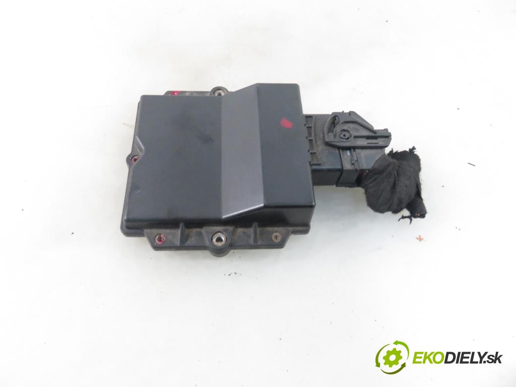 CHRYSLER VOYAGER IV (RG, RS) MINIVAN 2001 128,00 3.3 - EGA 3301,00 Riadiaca jednotka LPG DE8170214 ; 67R011002