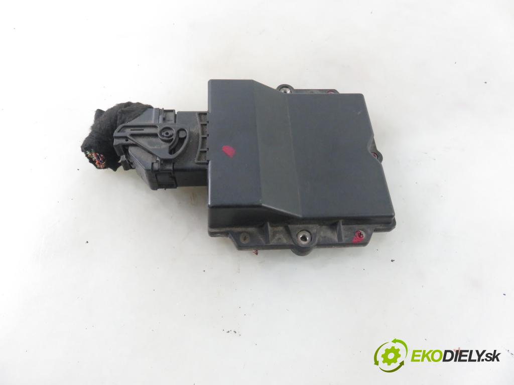 CHRYSLER VOYAGER IV (RG, RS) MINIVAN 2001 128,00 3.3 - EGA 3301,00 Riadiaca jednotka LPG DE8170214 ; 67R011002