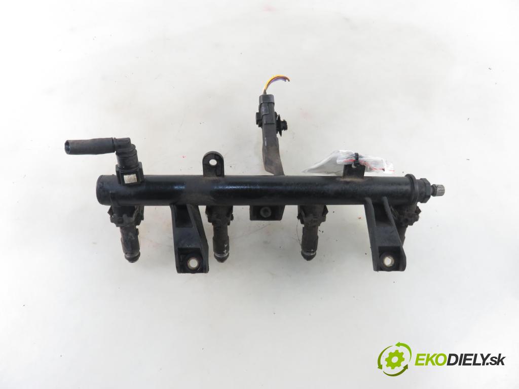 CITROEN C2 (JM_) HB 2003 44,00 1.1 - HFX (TU1JP) 1124,00 Lišta vstrekovacia 9628982980D (Vstrekovacie lišty)