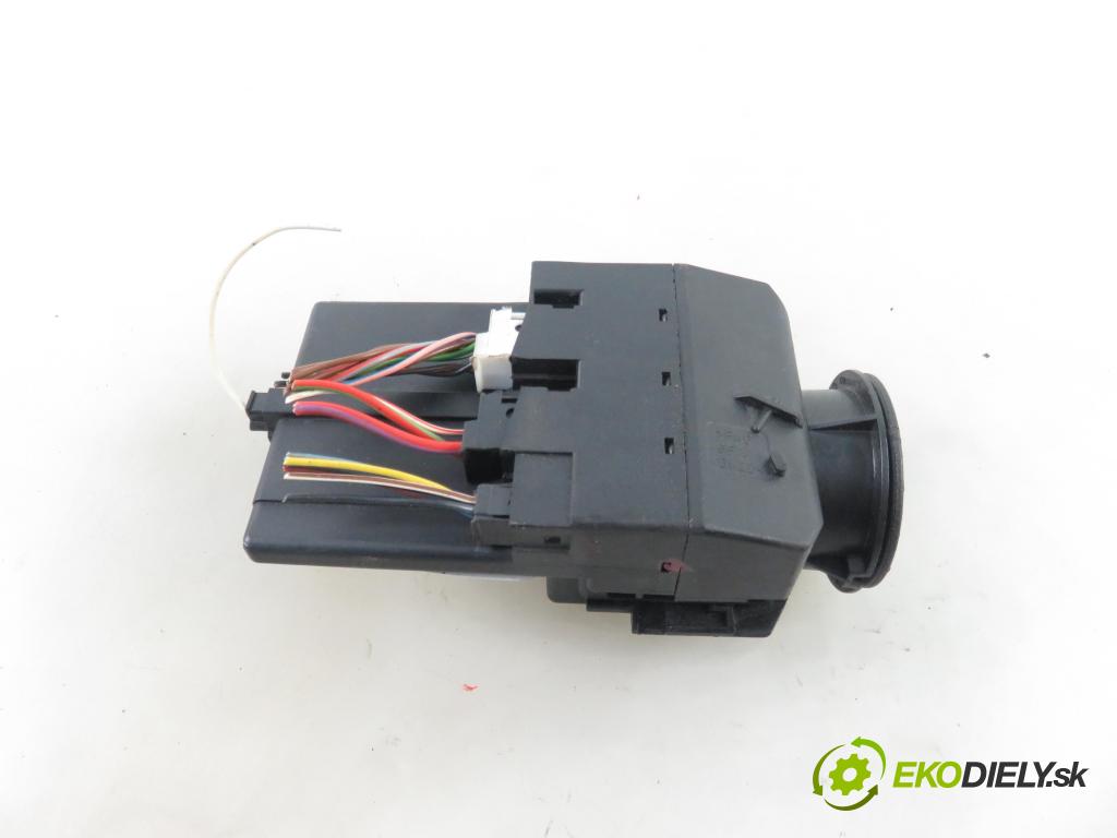 MERCEDES-BENZ VITO / MIXTO Skrzynia (W639) FURGON 2004 110,00 115 CDI 150 - OM 646.982 2148,00 spinačka 6395450108 (Spínacie skrinky a kľúče)