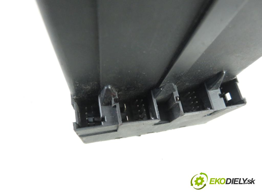 MERCEDES-BENZ VITO / MIXTO Skrzynia (W639) FURGON 2004 110,00 115 CDI 150 - OM 646.982 2148,00 spinačka 6395450108 (Spínacie skrinky a kľúče)