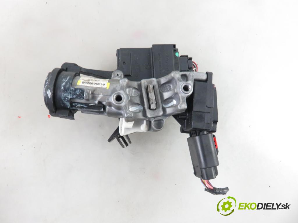 CHRYSLER VOYAGER IV (RG, RS) MINIVAN 2001 0,00 3.3 - EGA 3301,00 spinačka 04690920AB ; P04686665AB (Spínacie skrinky a kľúče)