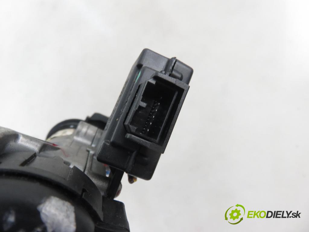 CHRYSLER VOYAGER IV (RG, RS) MINIVAN 2001 0,00 3.3 - EGA 3301,00 spinačka 04690920AB ; P04686665AB (Spínacie skrinky a kľúče)