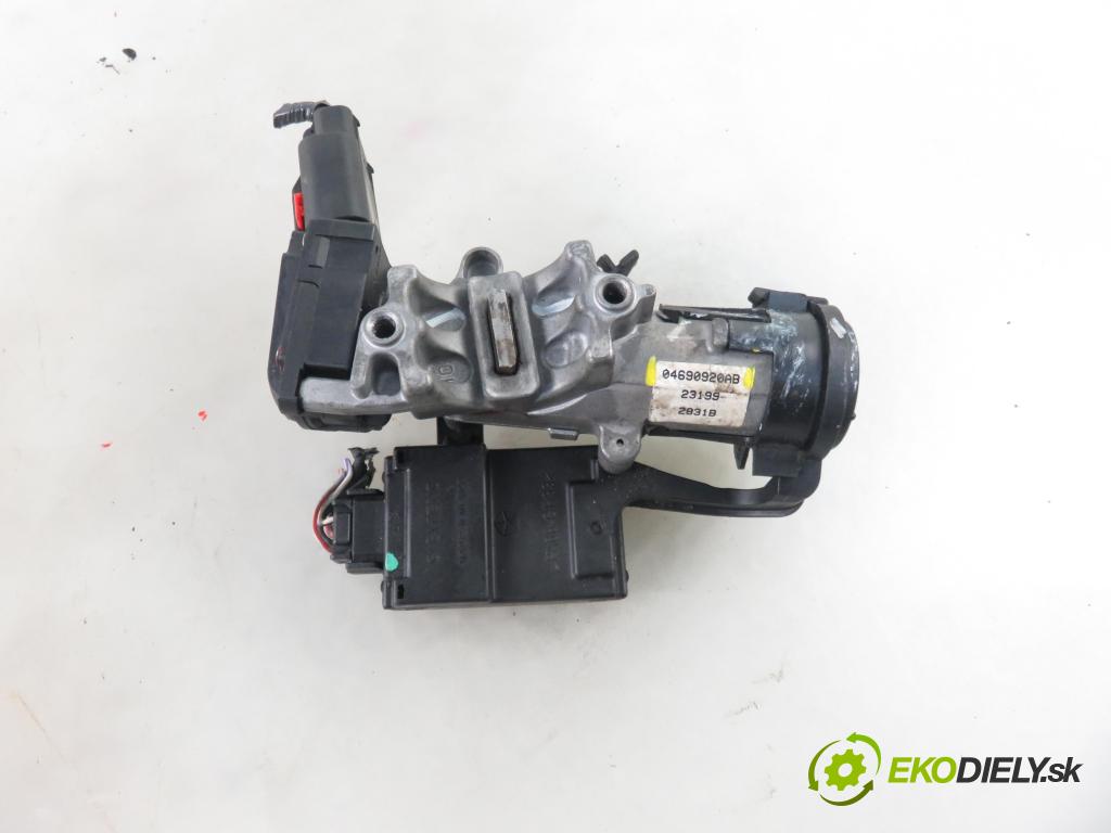 CHRYSLER VOYAGER IV (RG, RS) MINIVAN 2001 0,00 3.3 - EGA 3301,00 spinačka 04690920AB ; P04686665AB (Spínacie skrinky a kľúče)