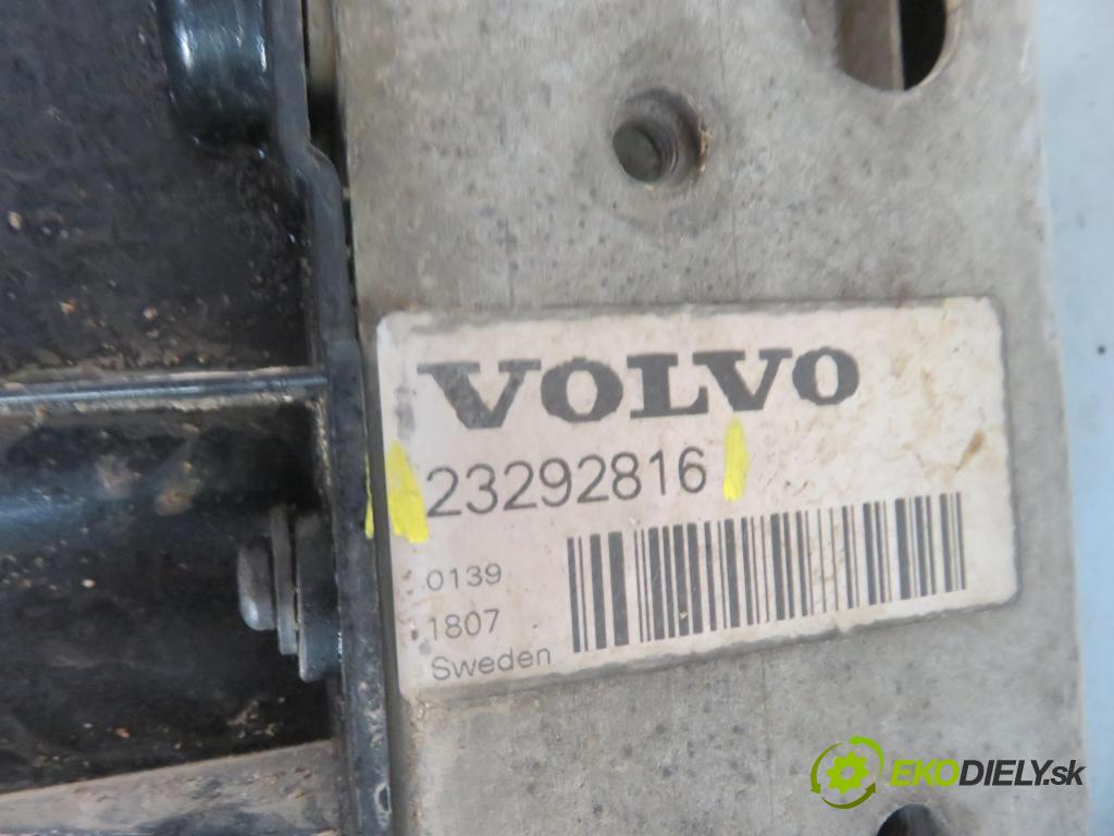 VOLVO FH II CIĄGNIK SIODŁOWY 2018 375,00 500 - D13C500 12777,00 chladič vody 23282839 ; 23292816