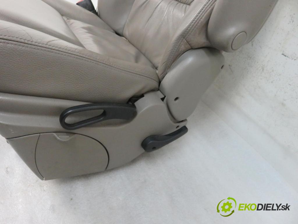 CHRYSLER VOYAGER IV (RG, RS) MINIVAN 2001 0,00 3.3 - EGA 3301,00 Sedadlo 2 rad ľavy