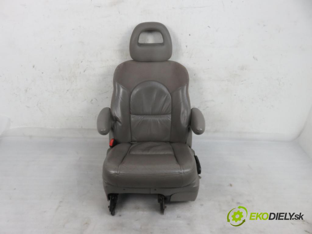 CHRYSLER VOYAGER IV (RG, RS) MINIVAN 2001 0,00 3.3 - EGA 3301,00 Sedadlo 2 rad ľavy