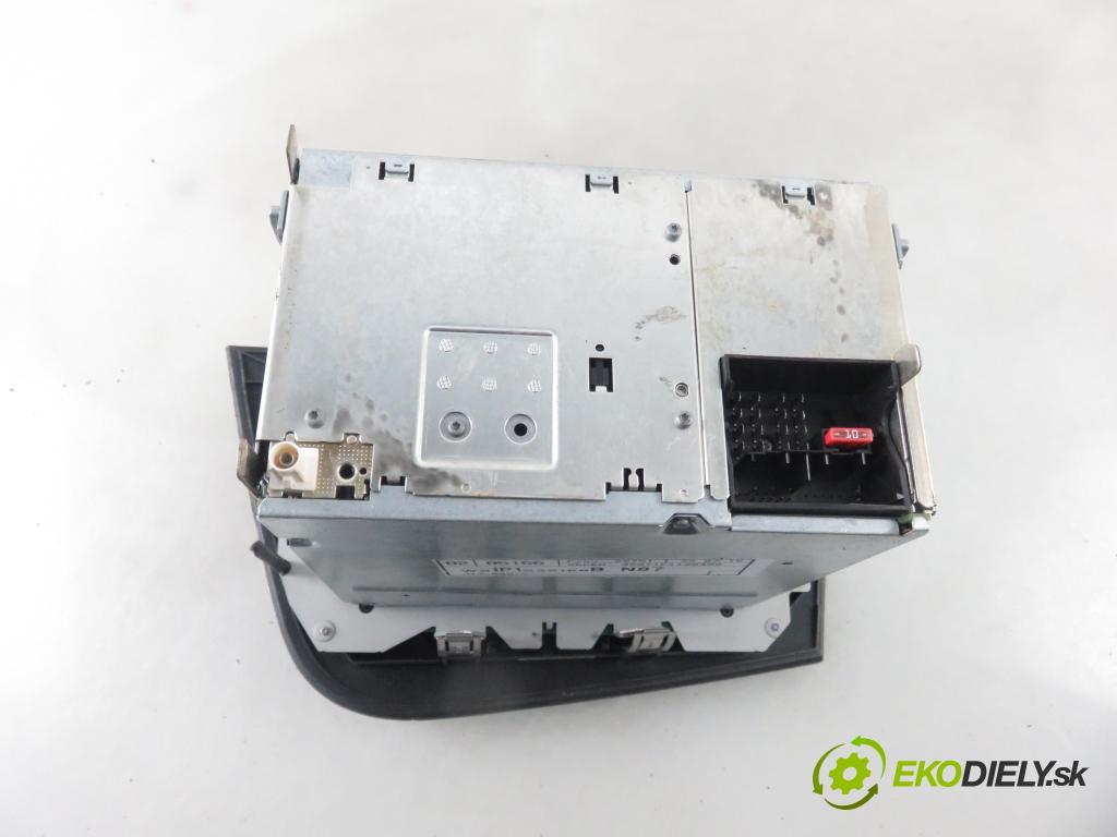 SEAT LEON (1P1) HB 2007 75,00 1.6 - BSE 1595,00 RADIO CD 1P1035186B