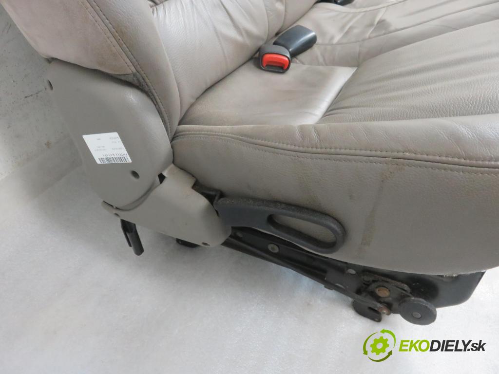 CHRYSLER VOYAGER IV (RG, RS) MINIVAN 2001 0,00 3.3 - EGA 3301,00 Sedadlá, sedačky Sedadlo