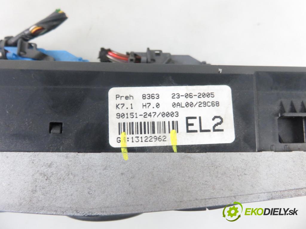 OPEL ASTRA H GTC (L08) HB 2005 110,00 1.9 CDTi - Z 19 DTH 1910,00 Panel kúrenia KLIMATRONIK 13122962