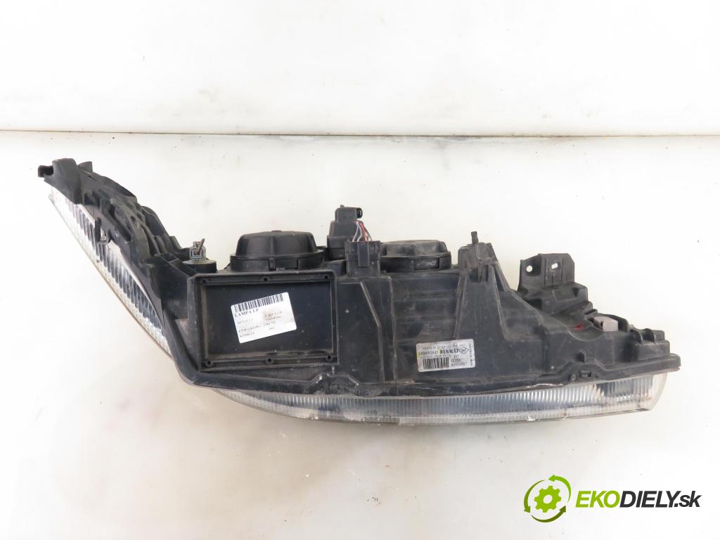 RENAULT LAGUNA II Grandtour (KG0/1_) KOMBI 2002 88,00 1.9 dCi 120 - F9Q 750 1870,00 Svetlo LP 8200002845